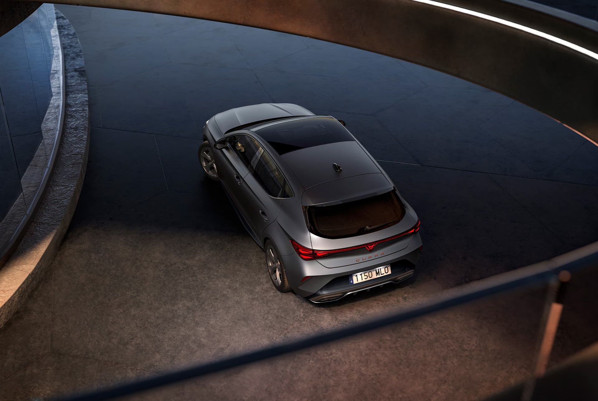 cupra-leon-5d-design-upper-rear-view.jpg