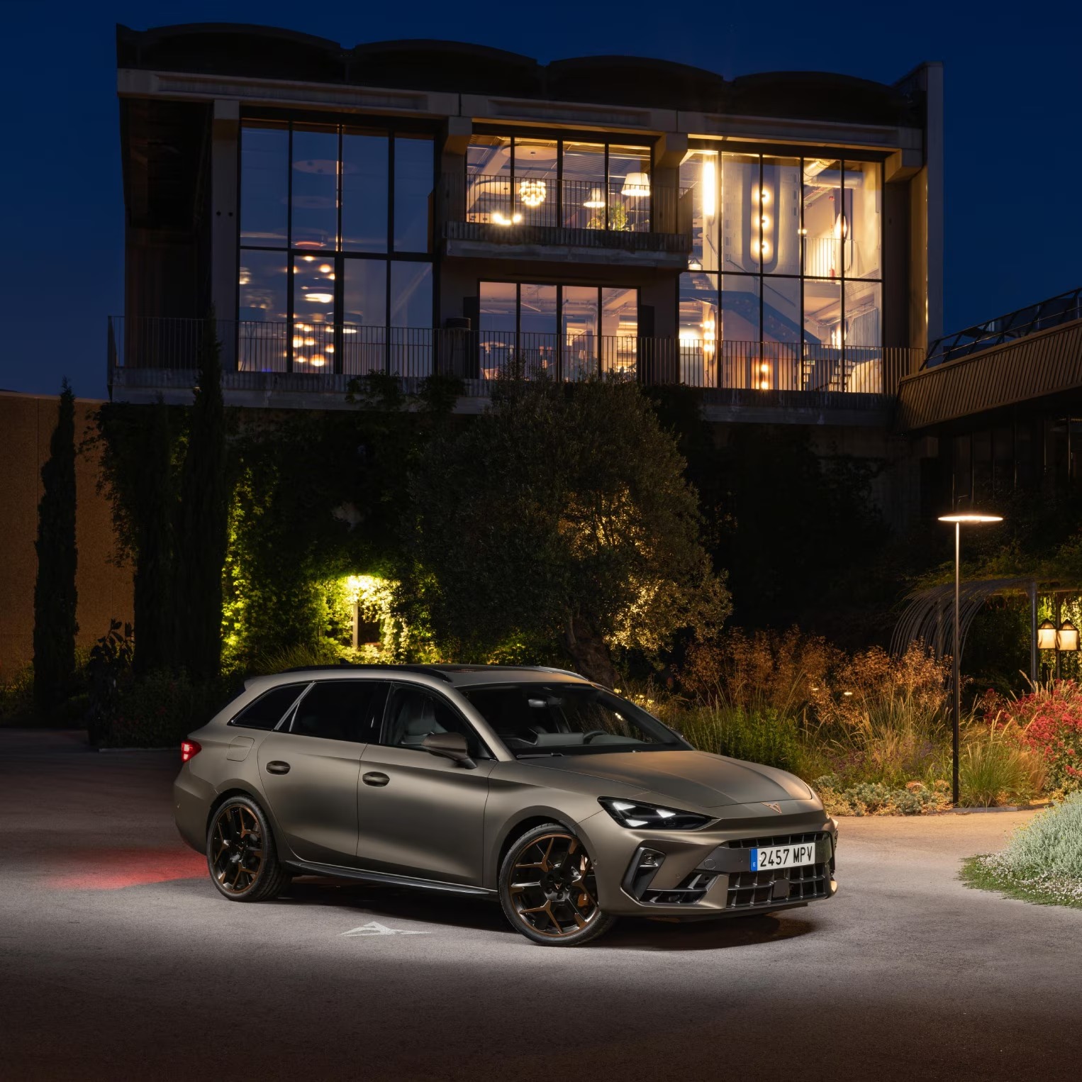 cupra_leon_sp_new_offer_image_s.jpg