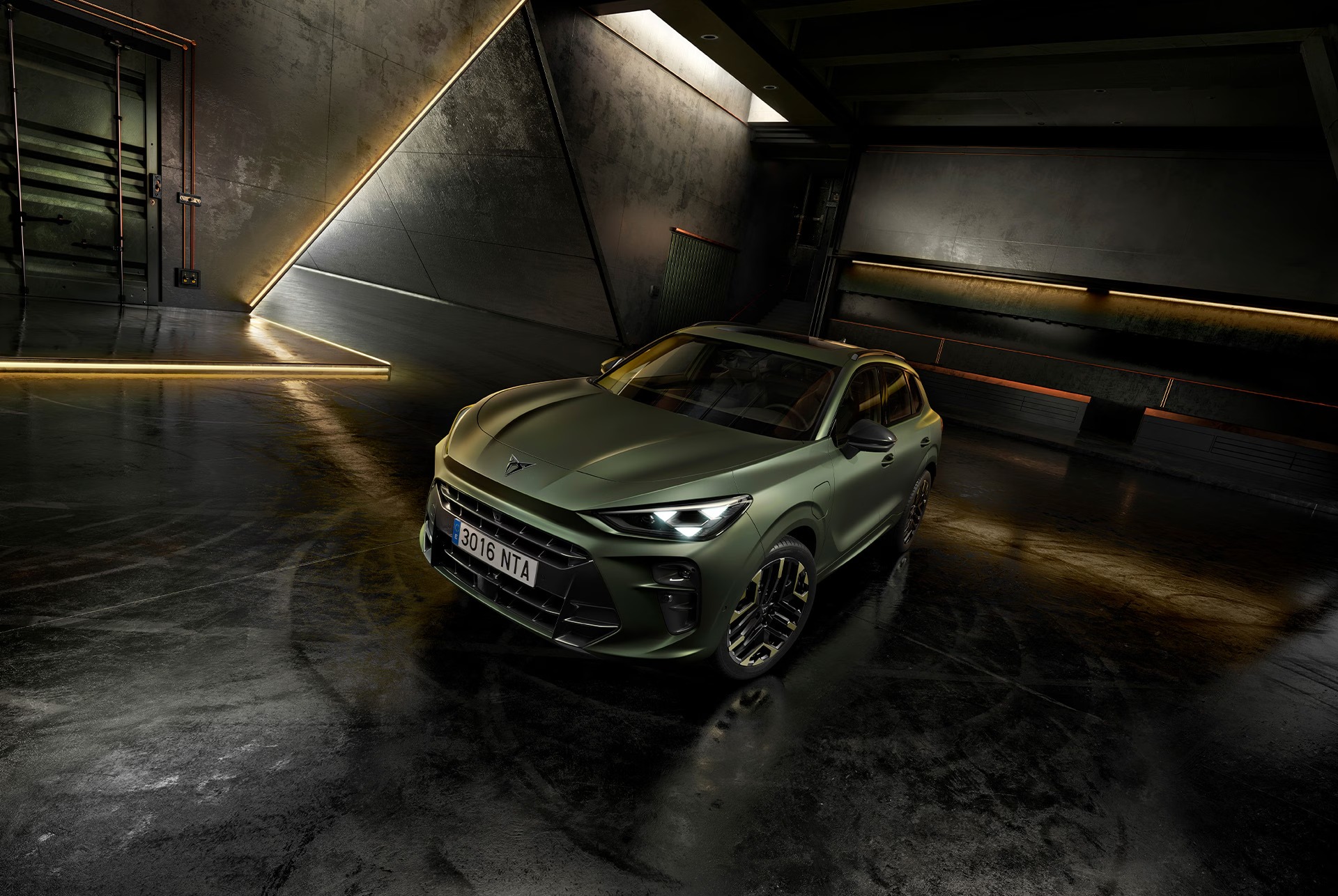 cupra-terramar-tribe-edition-manganese-matt.jpg
