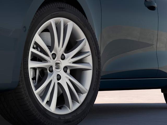 seat-leon-brilliant-silver-alloy-wheels-2.jpg