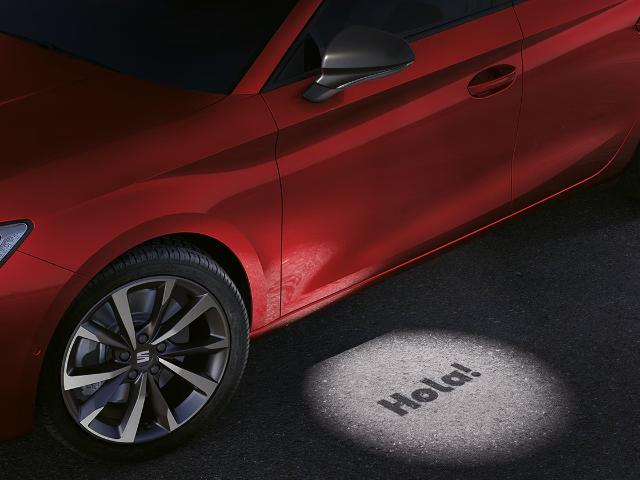 seat-leon-welcome-light-new-car.jpg