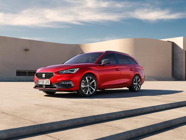 seat-leon-sportstourer-fr-sporty-trim-drive-profile.jpg